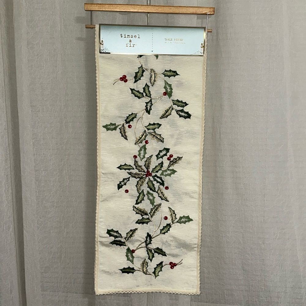 tinsel & fir Ivory Green Red Embroidered Christmas Winter Berry Table Runner